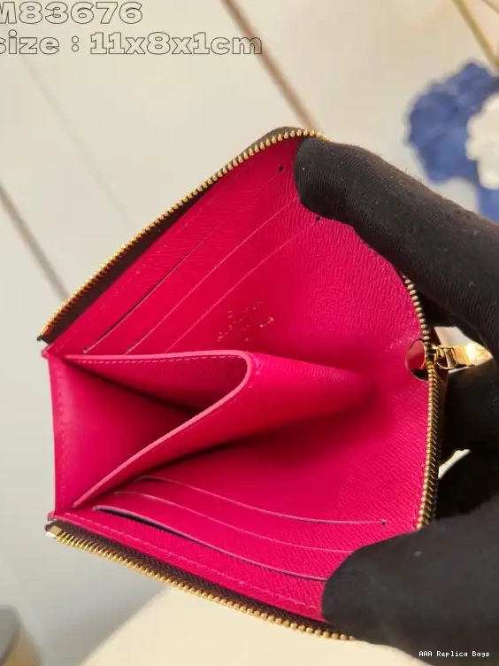 Aaa replica bags Noa Vuitton Compact Louis Wallet-11*8.5*1.5CM 0524